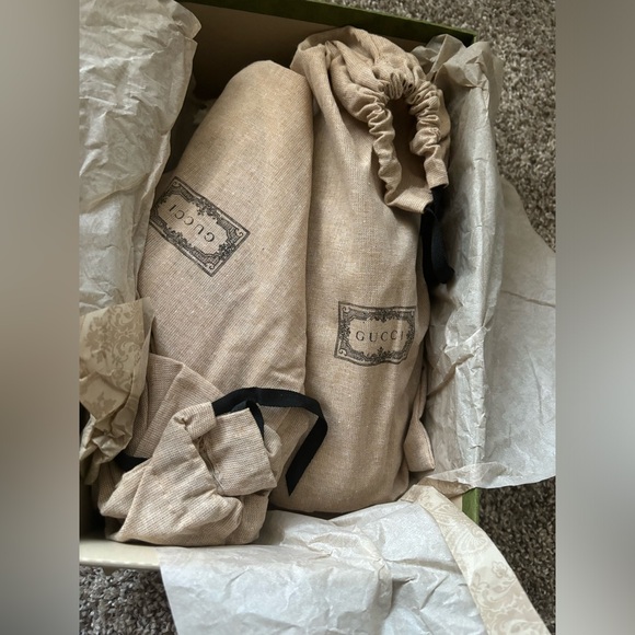 Women’s Gucci Sneakers - Picture 9 of 9